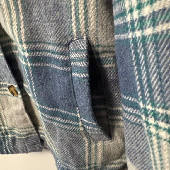 Womens Plaid Shacket Size M Blue Gray Button Up Coat Warm Cabincore Jacket - Picture 6 of 16